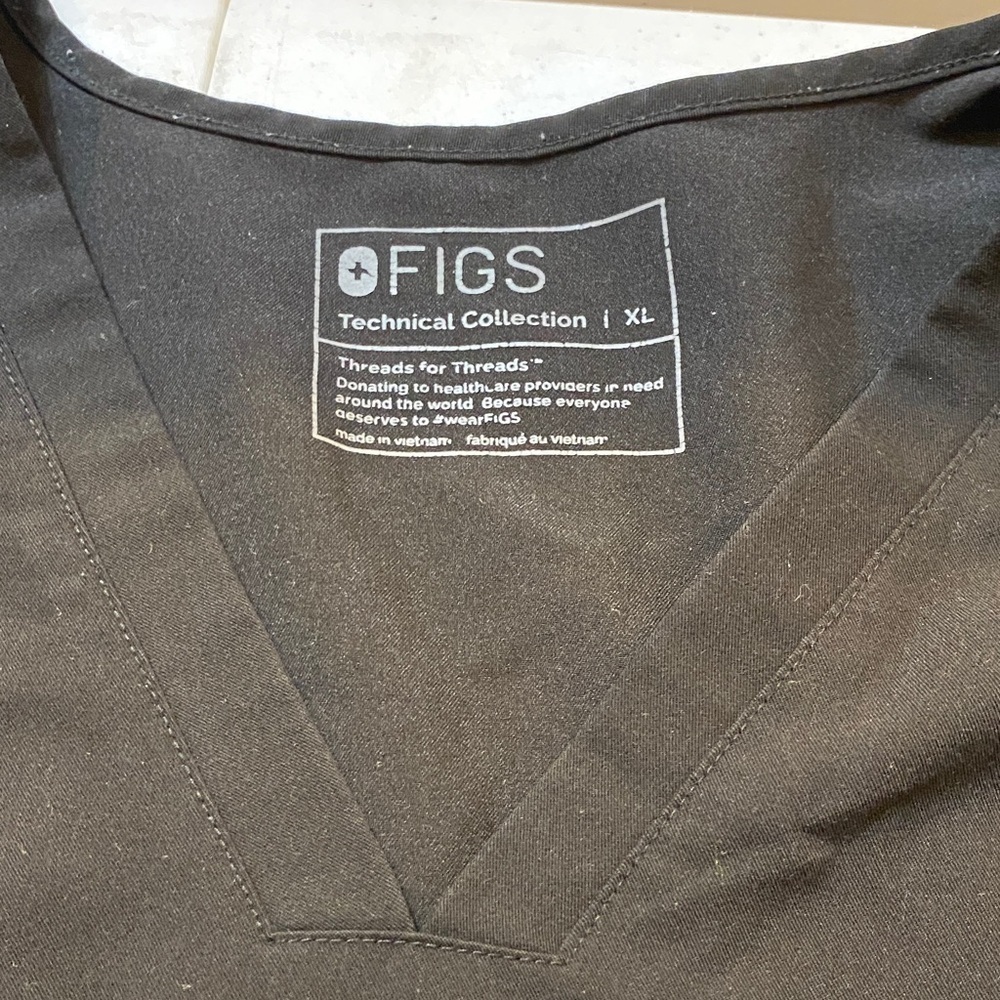 Figs Technical Collection Black Scrub Top XL